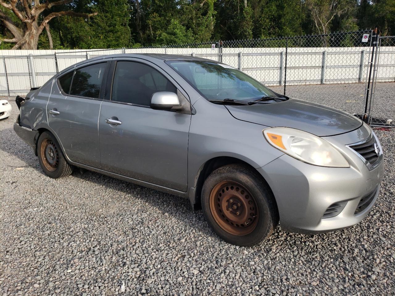 2014 NISSAN VERSA