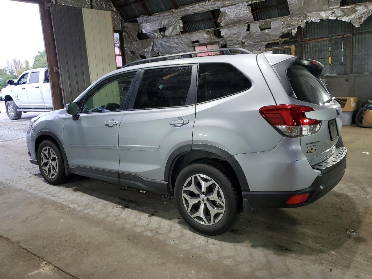2023 SUBARU FORESTER