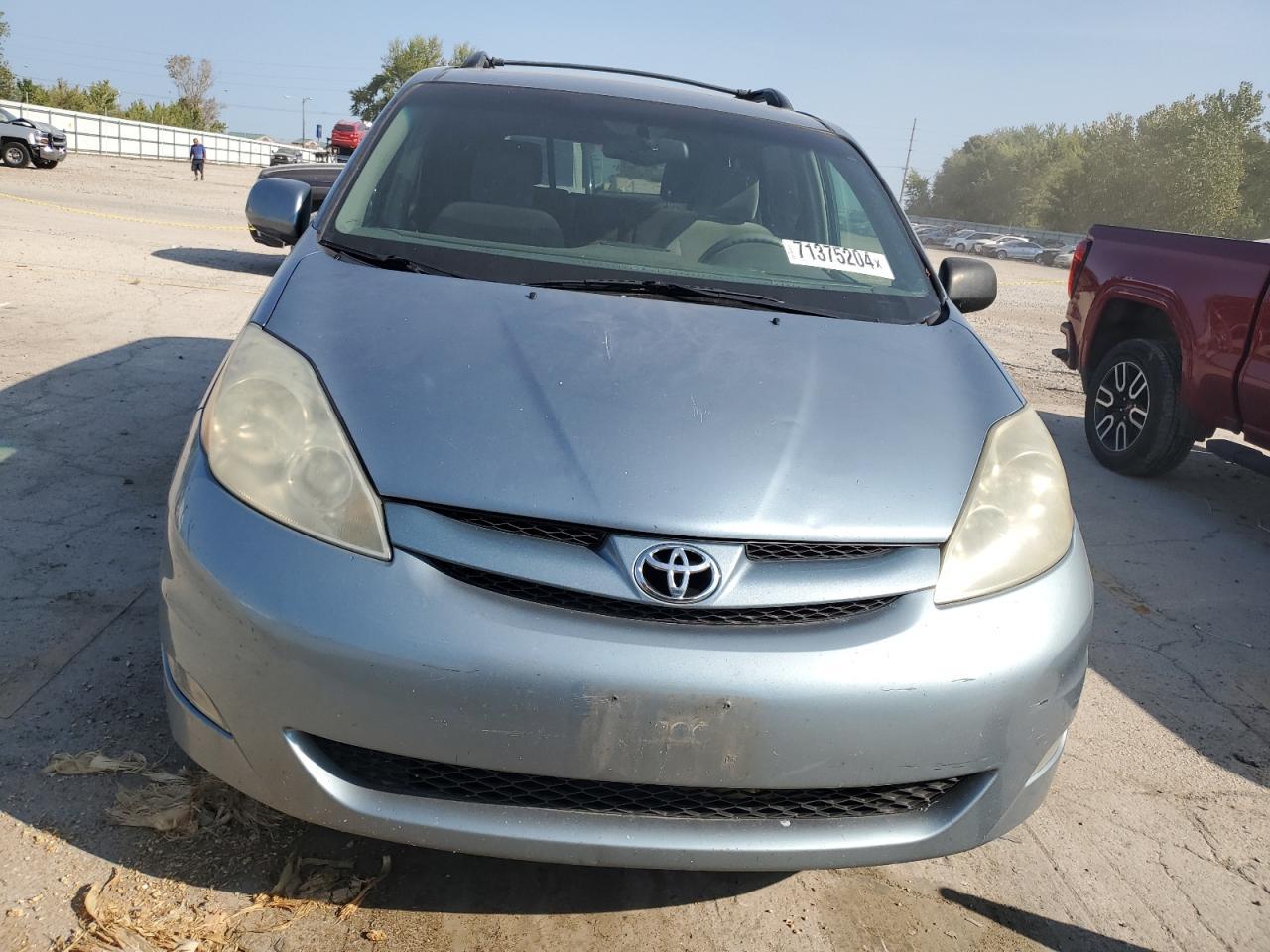 2006 TOYOTA SIENNA