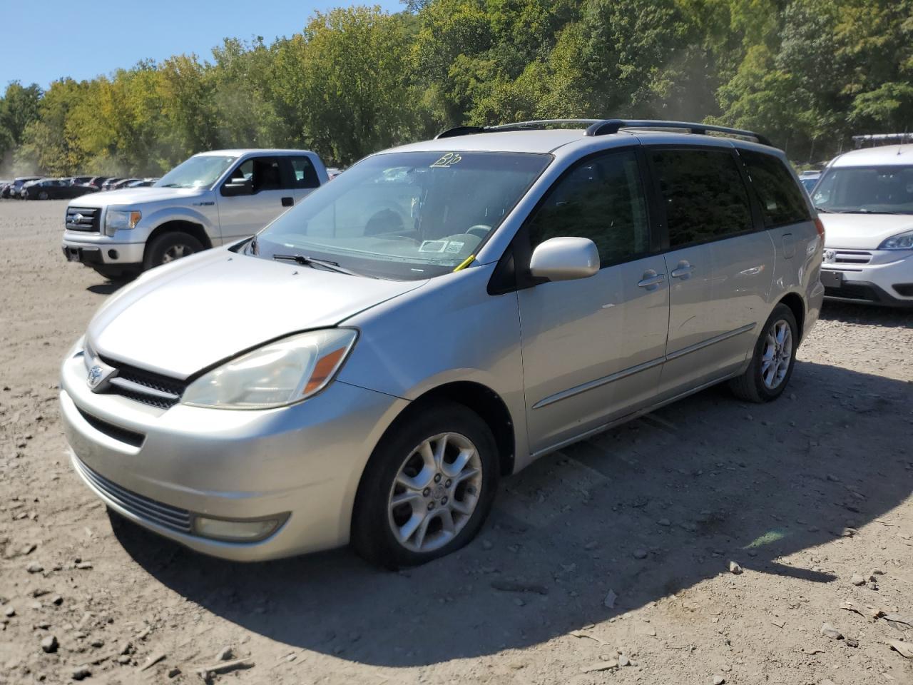 2004 TOYOTA SIENNA