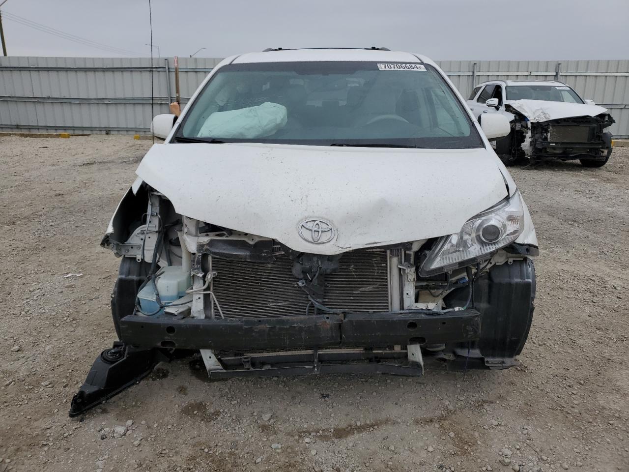 2012 TOYOTA SIENNA