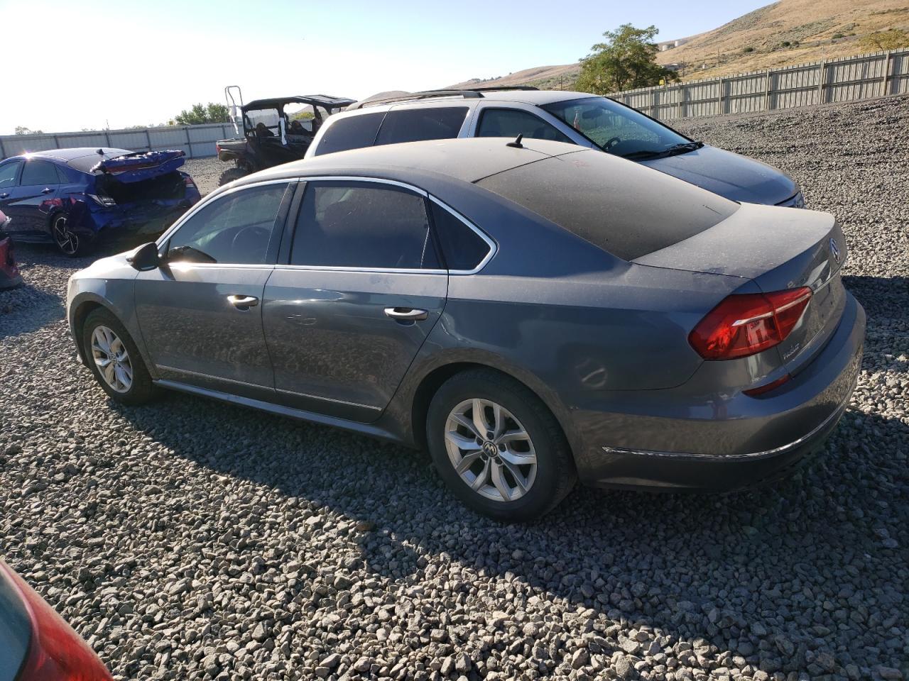 2016 VOLKSWAGEN Passat