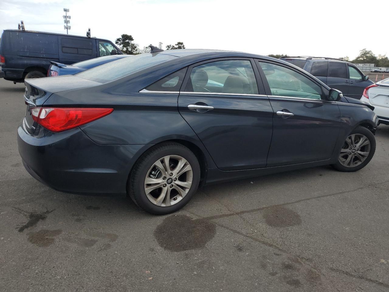 2011 HYUNDAI SONATA
