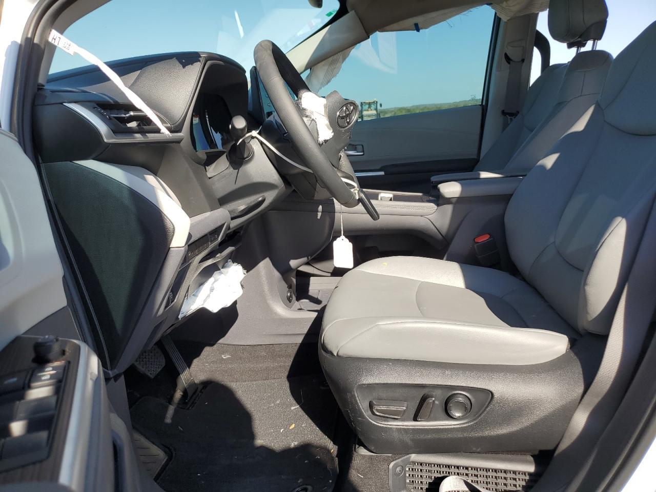 2024 TOYOTA SIENNA