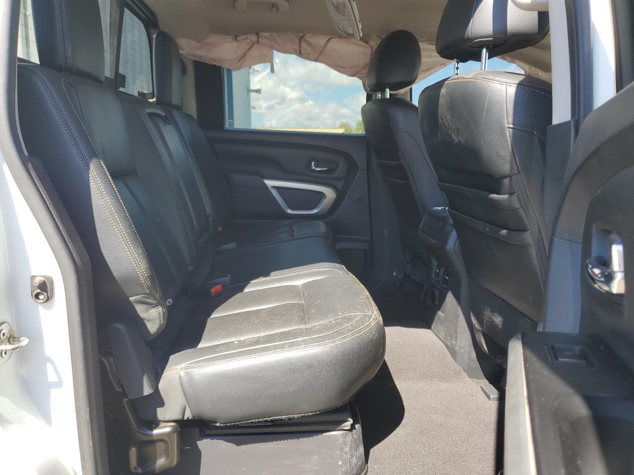 2016 NISSAN Titan