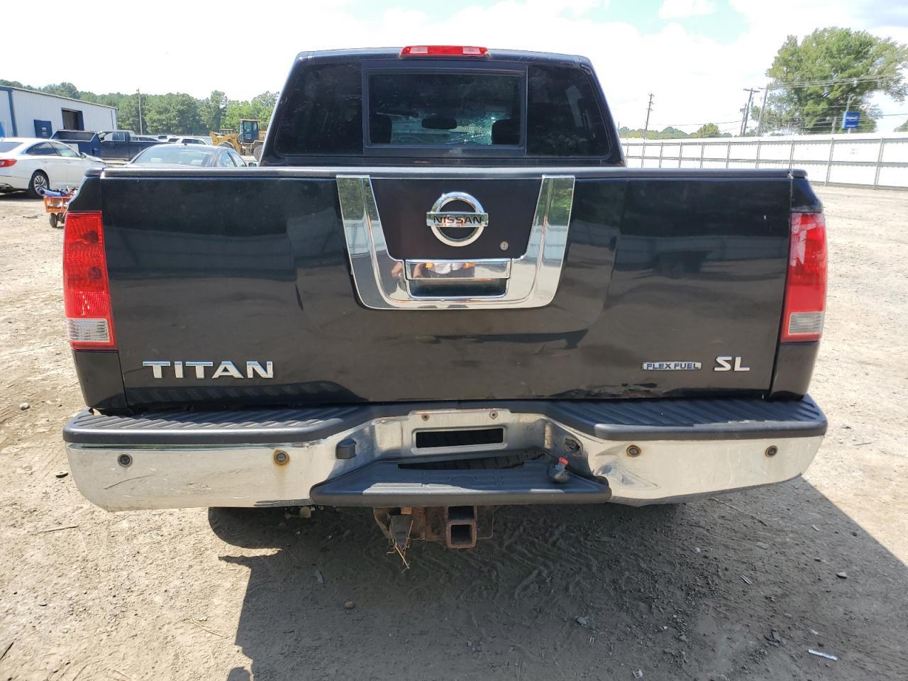 2011 NISSAN Titan