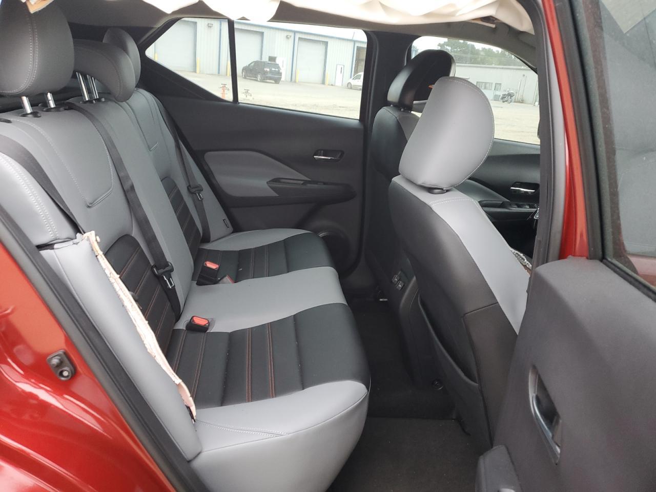 2024 NISSAN KICKS