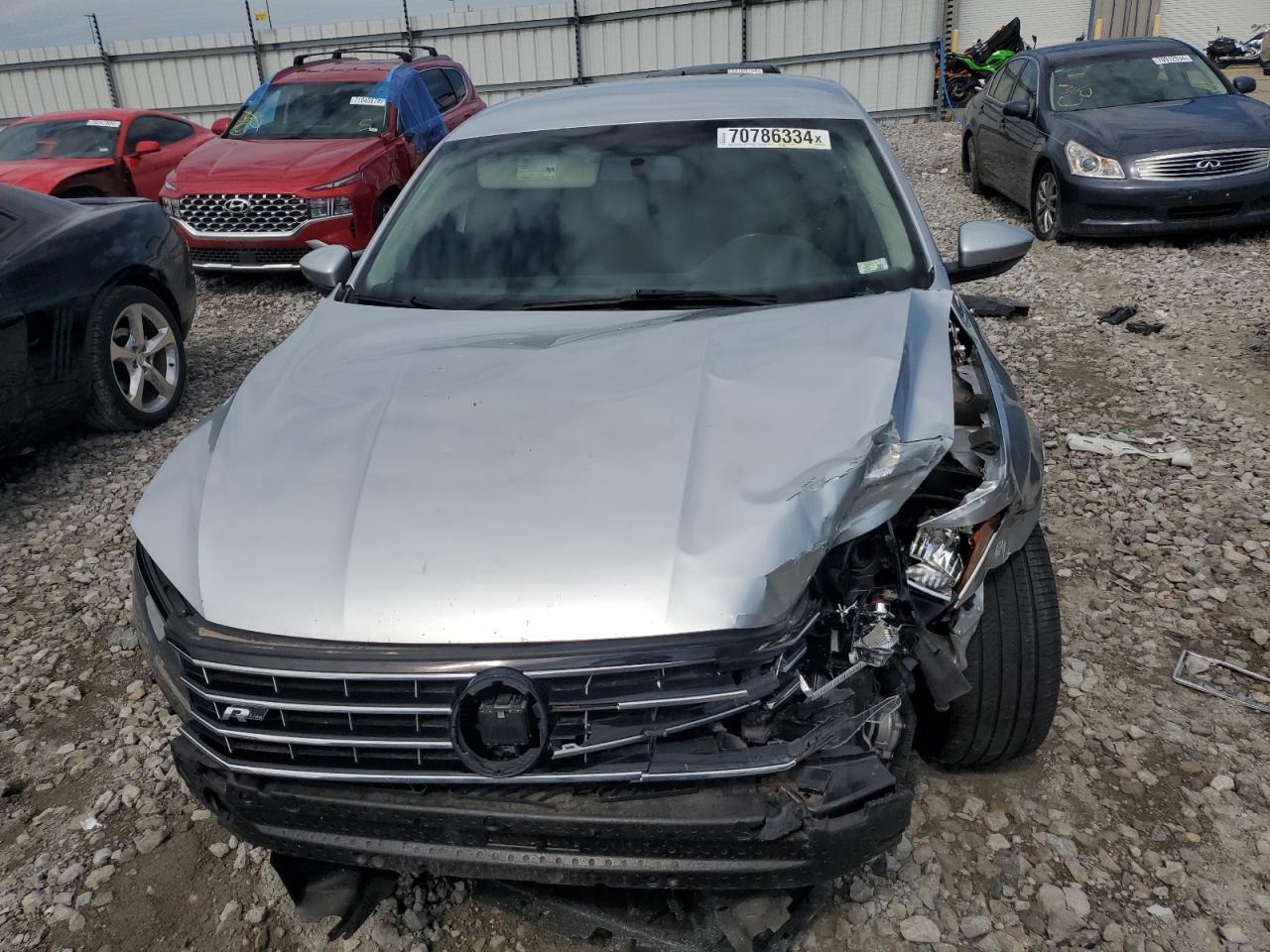 2017 VOLKSWAGEN Passat