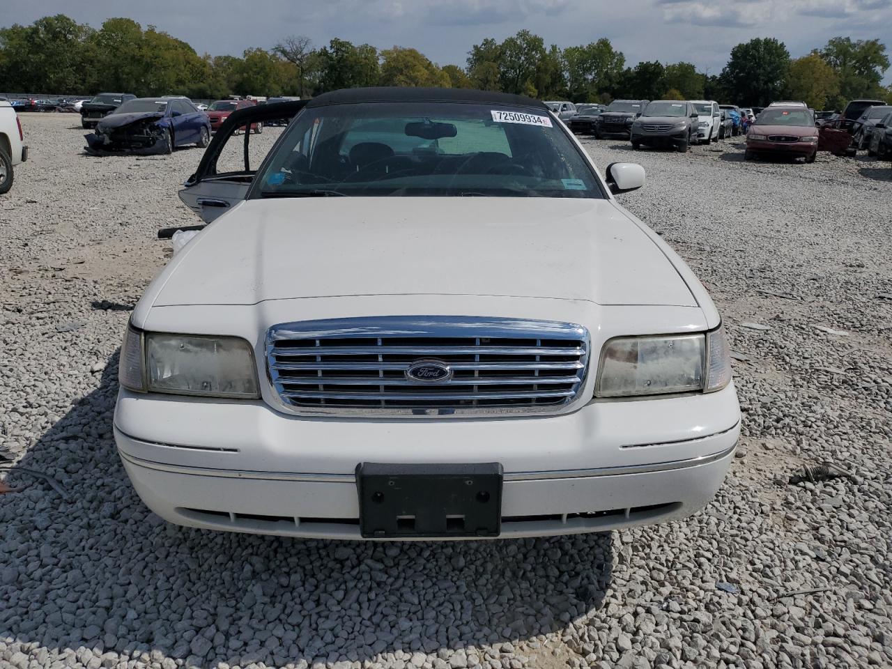 2000 FORD Crown Victoria