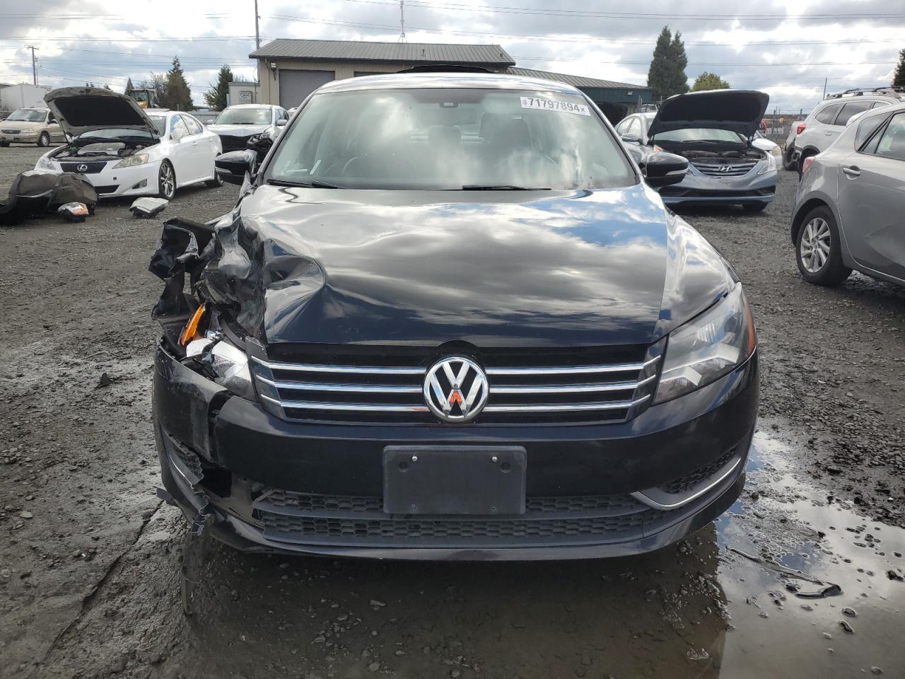 2014 VOLKSWAGEN Passat