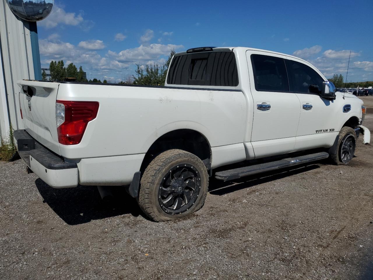 2016 NISSAN Titan
