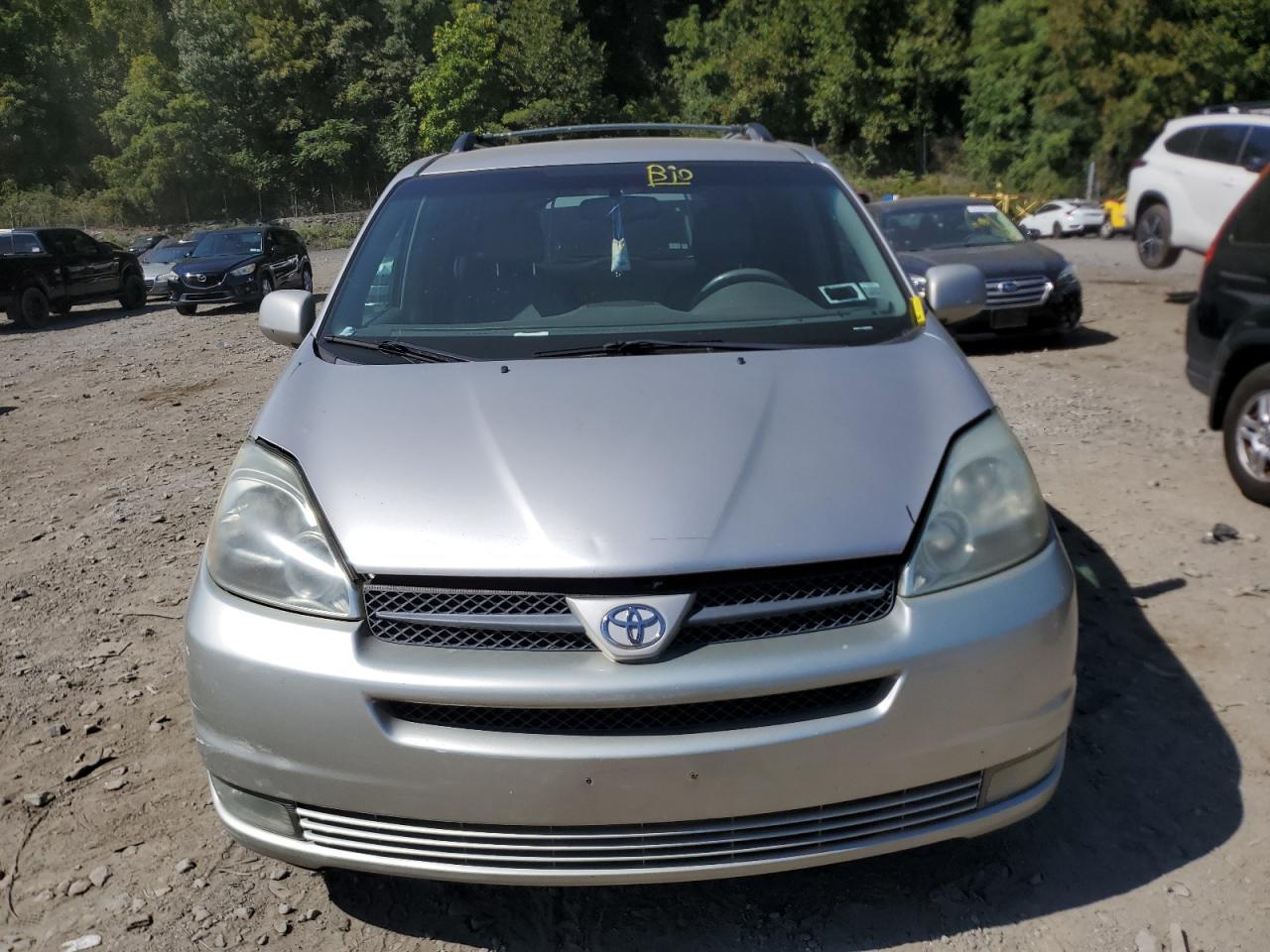 2004 TOYOTA SIENNA