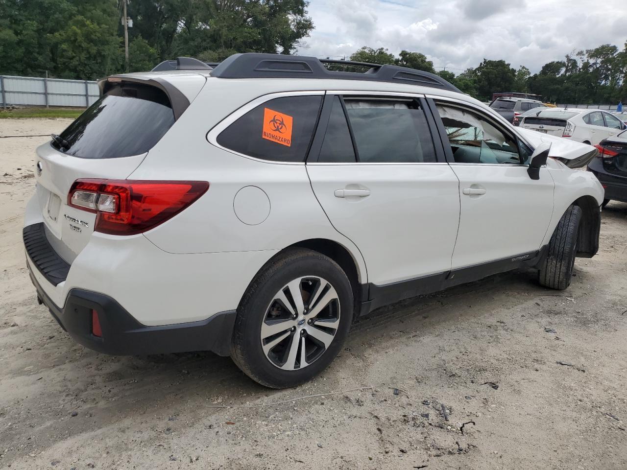 2018 SUBARU Outback