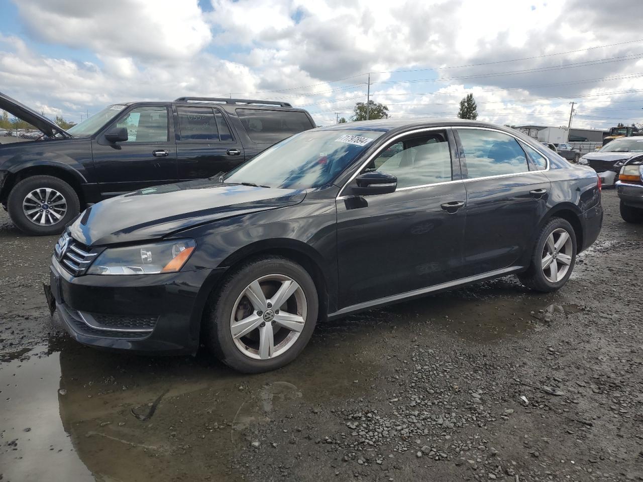 2014 VOLKSWAGEN Passat
