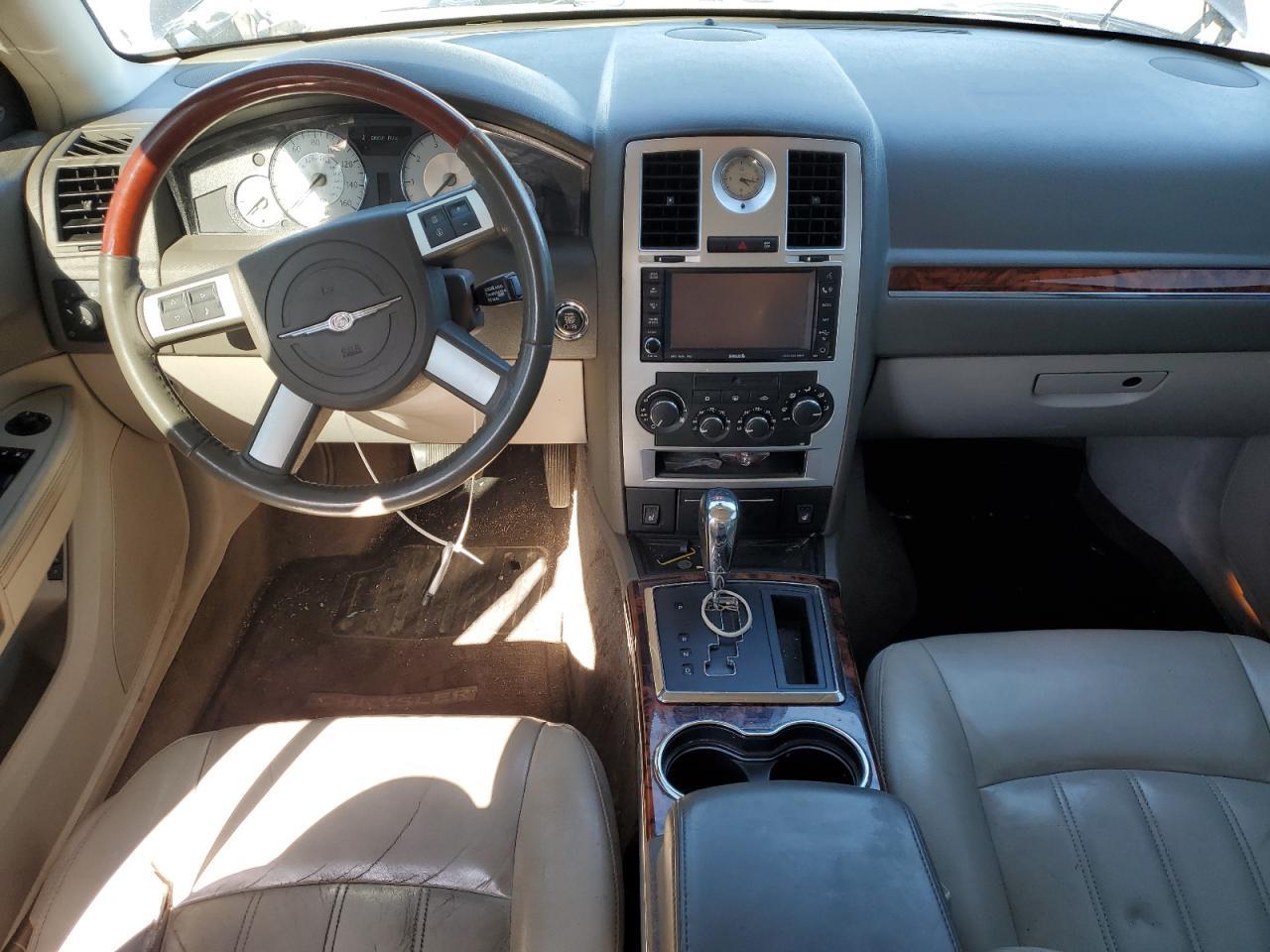 2010 CHRYSLER 300