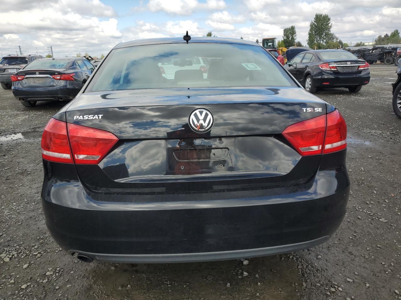 2014 VOLKSWAGEN Passat