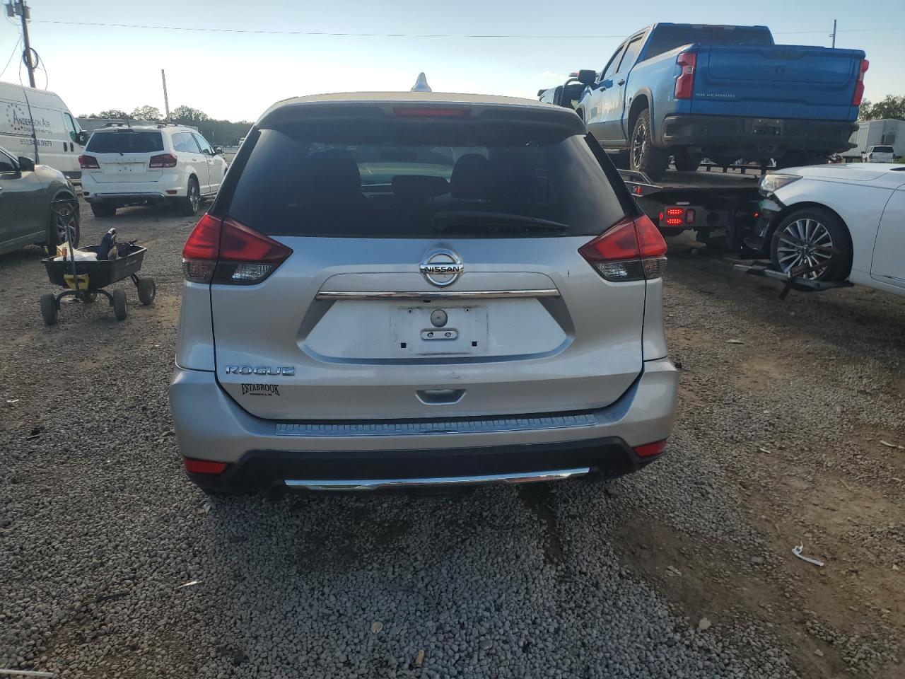 2017 NISSAN ROGUE