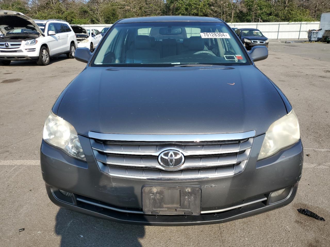 2006 TOYOTA Avalon