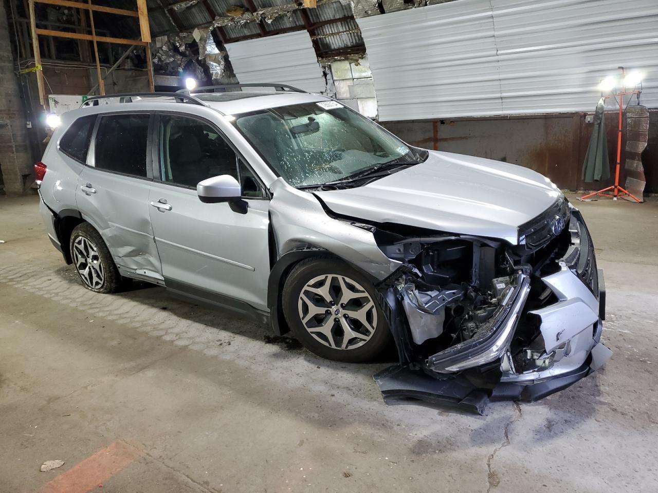 2023 SUBARU FORESTER
