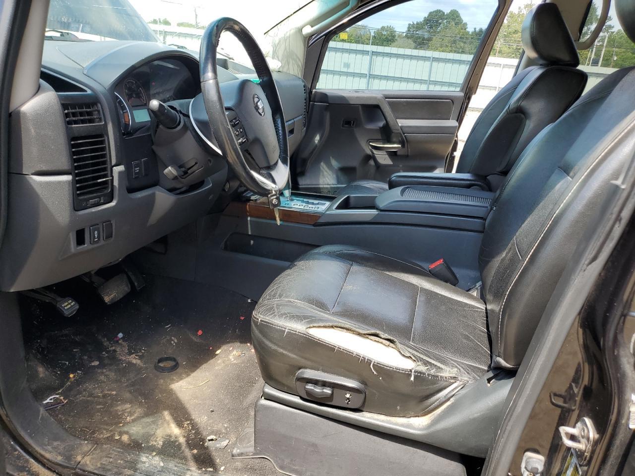2011 NISSAN Titan