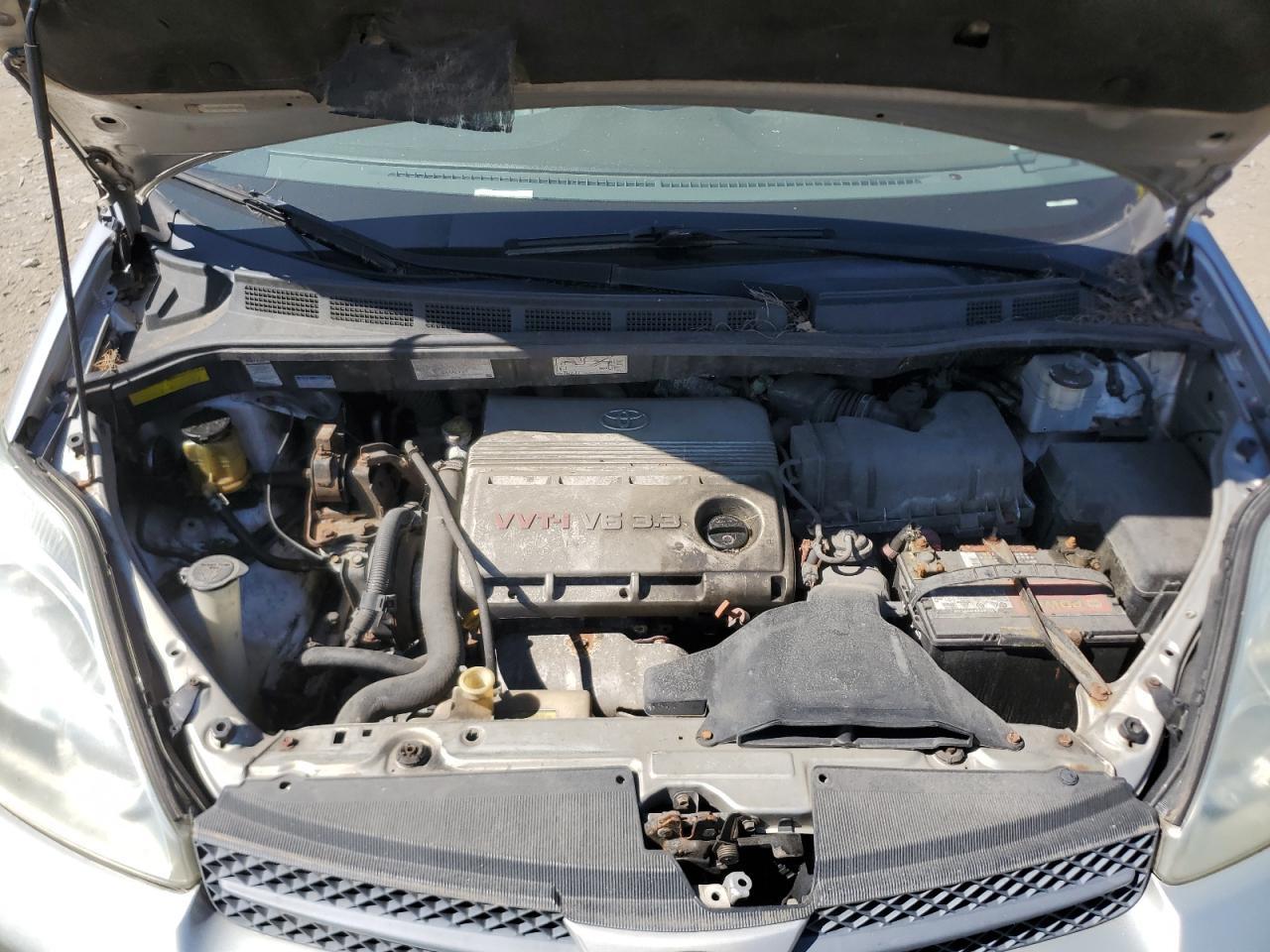 2004 TOYOTA SIENNA