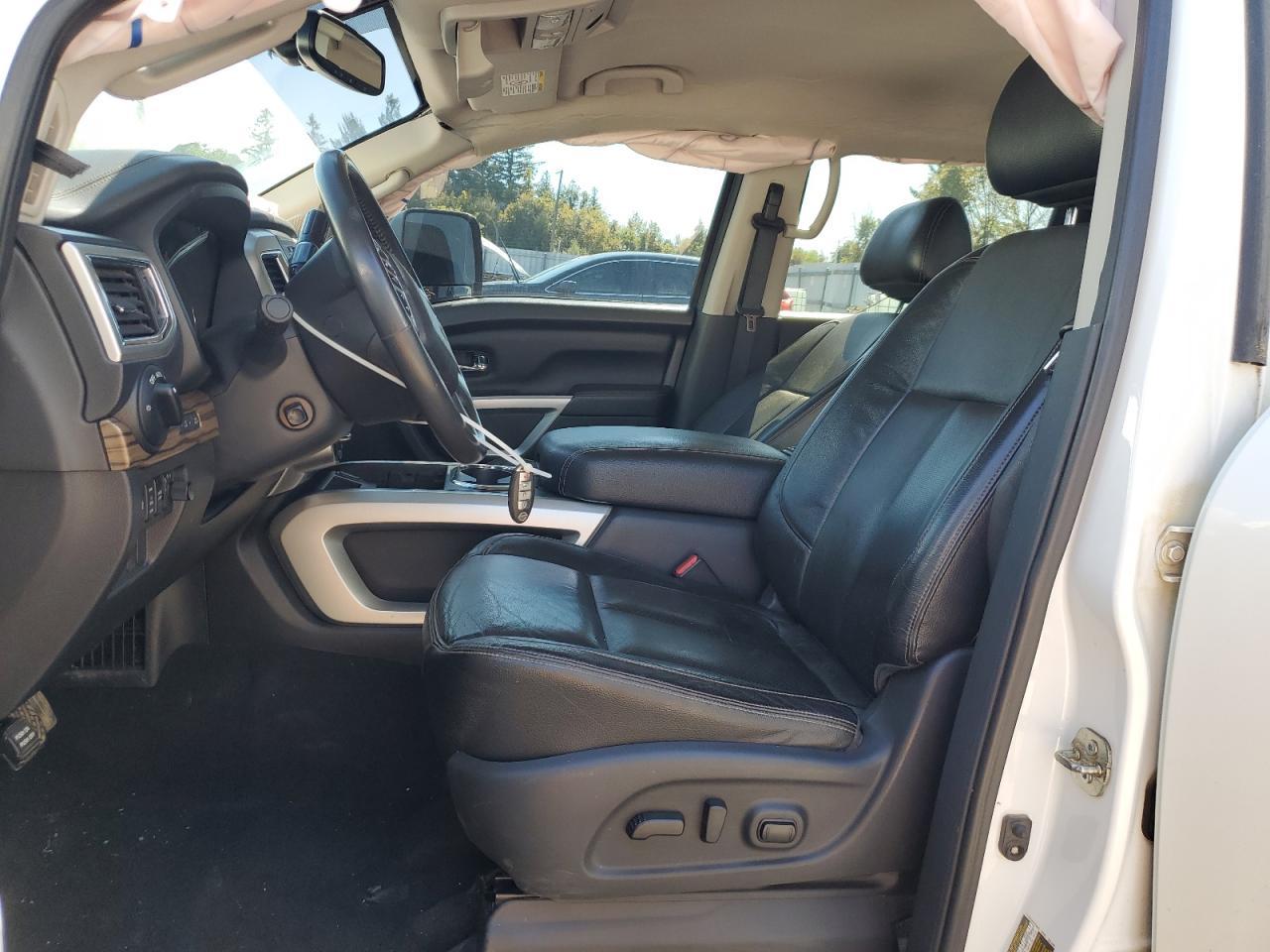 2016 NISSAN Titan