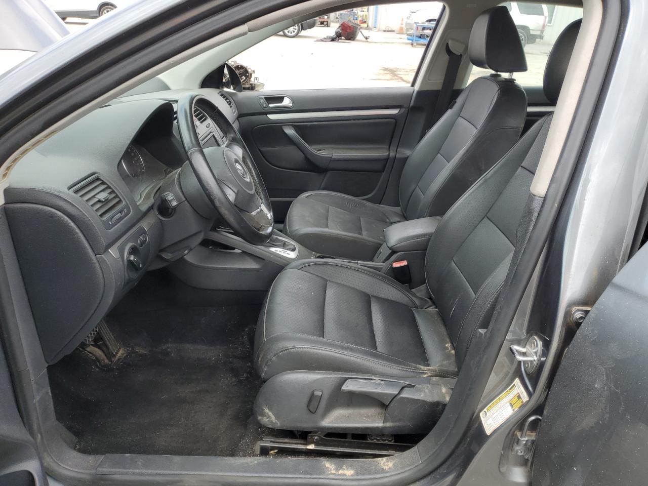 2010 VOLKSWAGEN JETTA