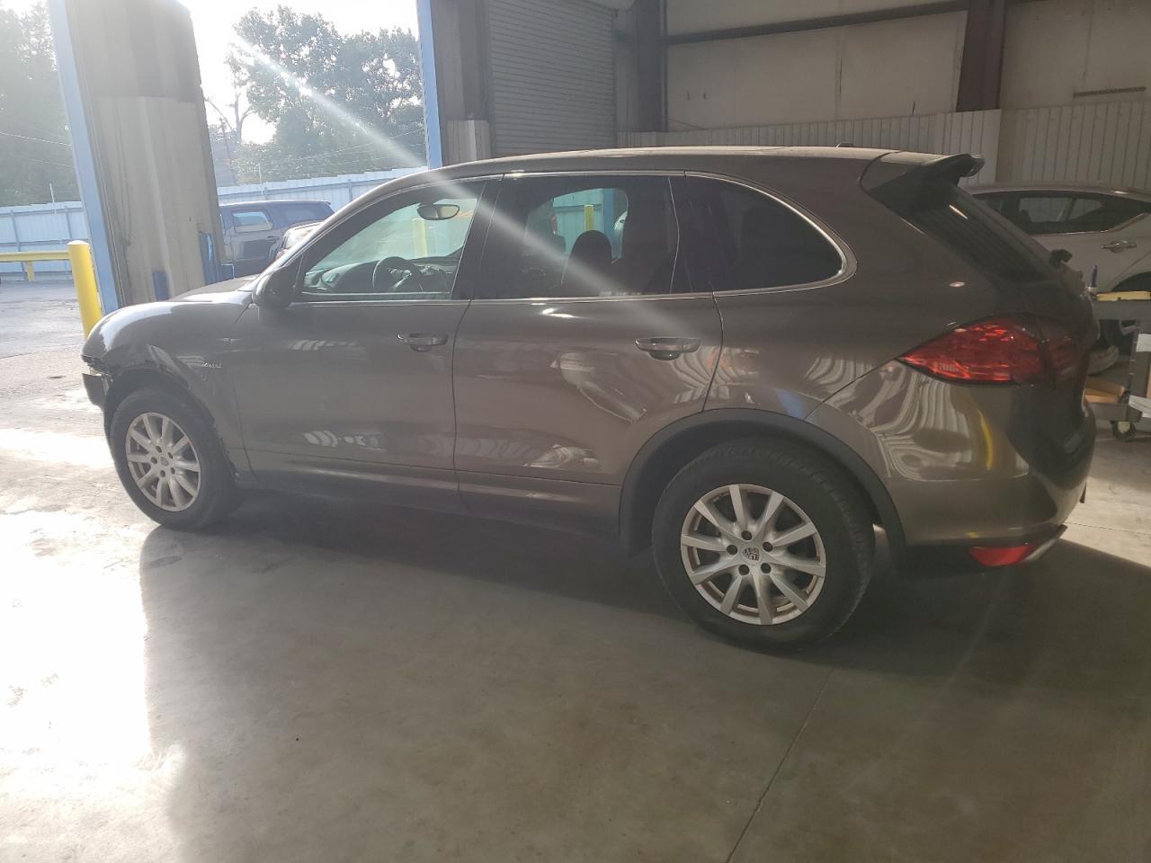 2013 PORSCHE CAYENNE