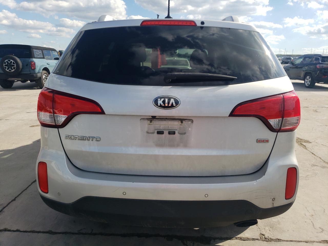 2014 KIA SORENTO