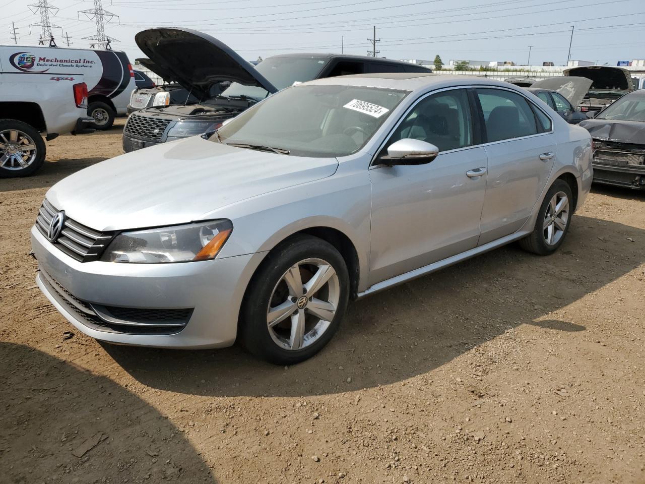 2012 VOLKSWAGEN Passat