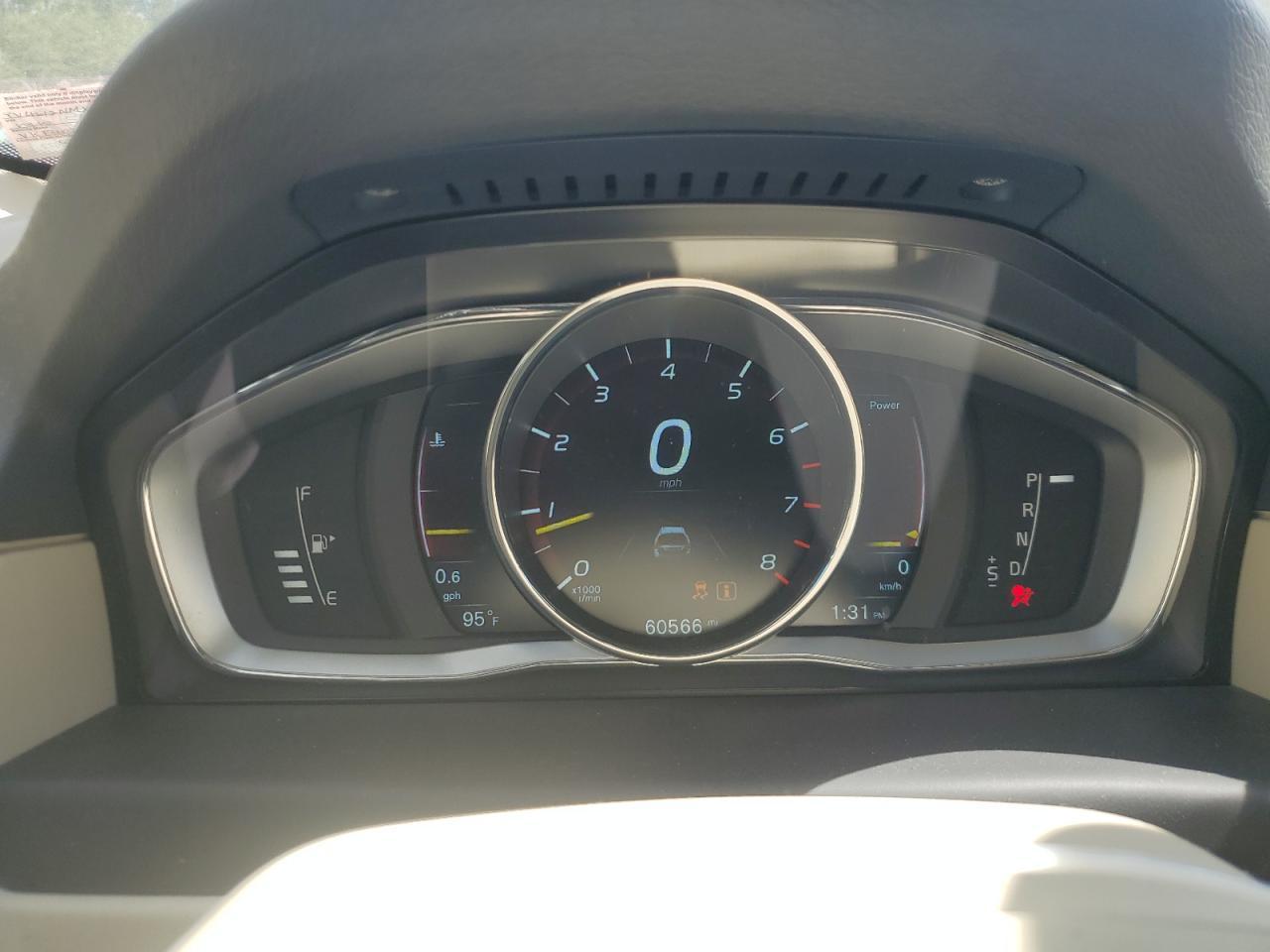 2016 VOLVO XC70