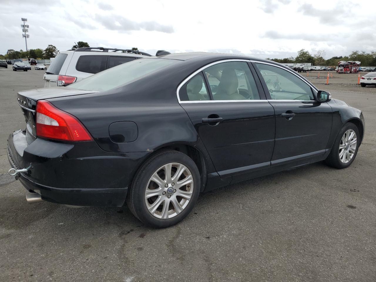 2010 VOLVO S80