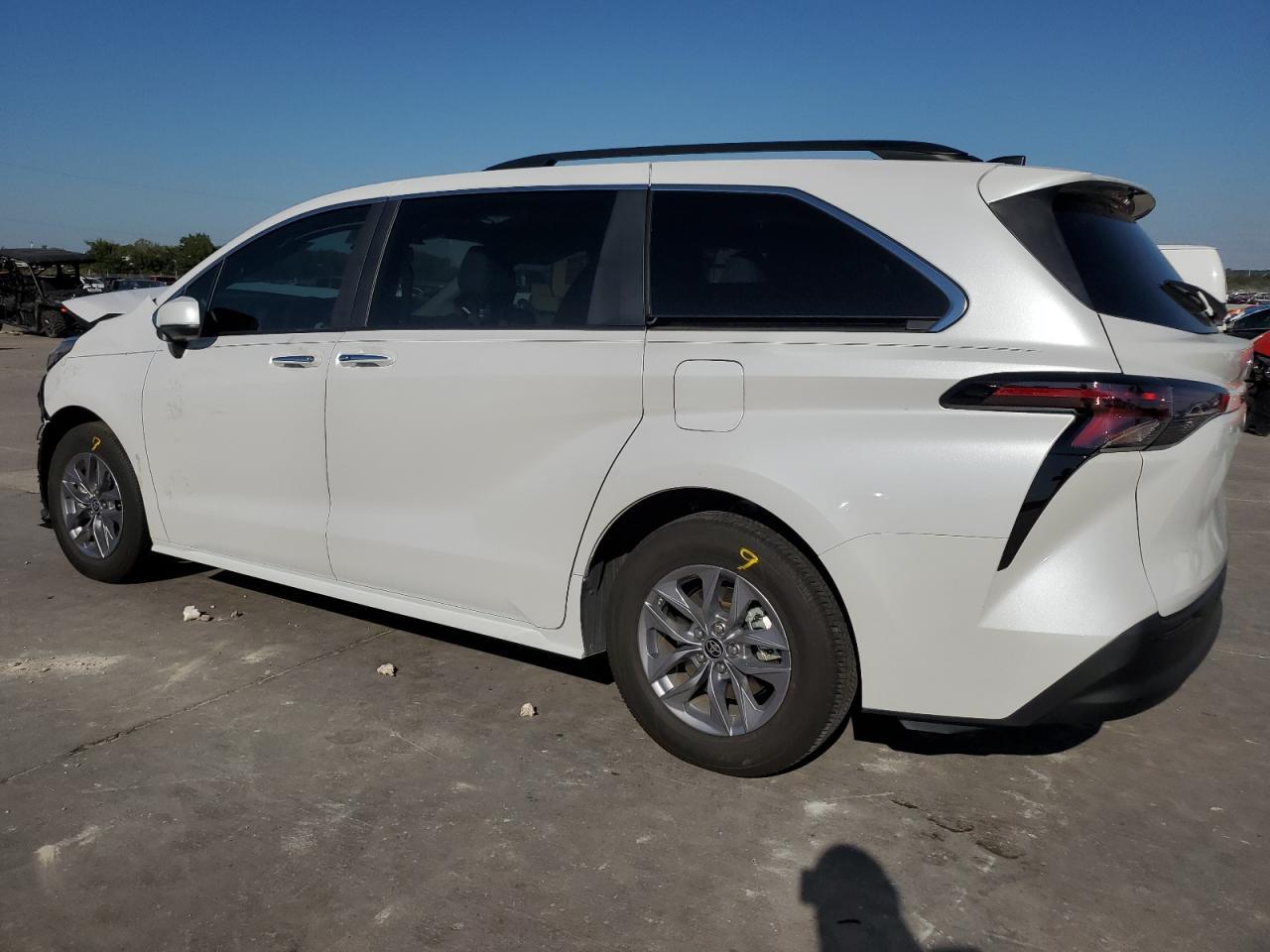 2024 TOYOTA SIENNA