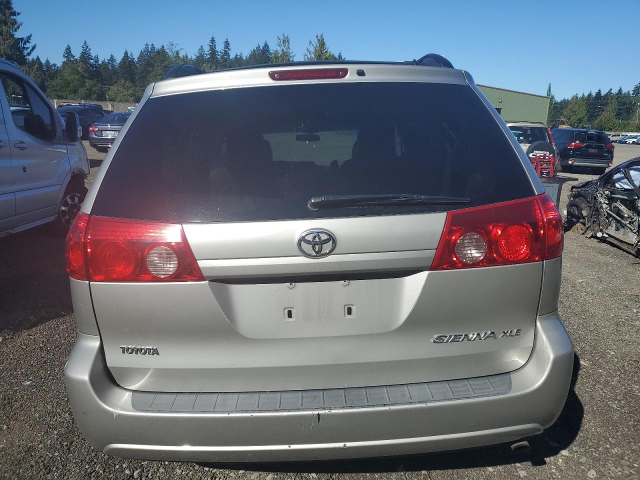 2006 TOYOTA SIENNA