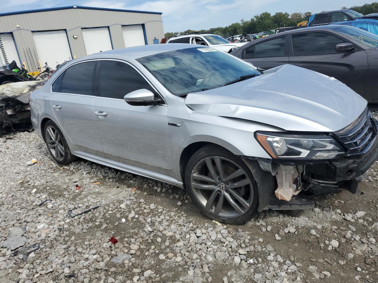 2017 VOLKSWAGEN Passat