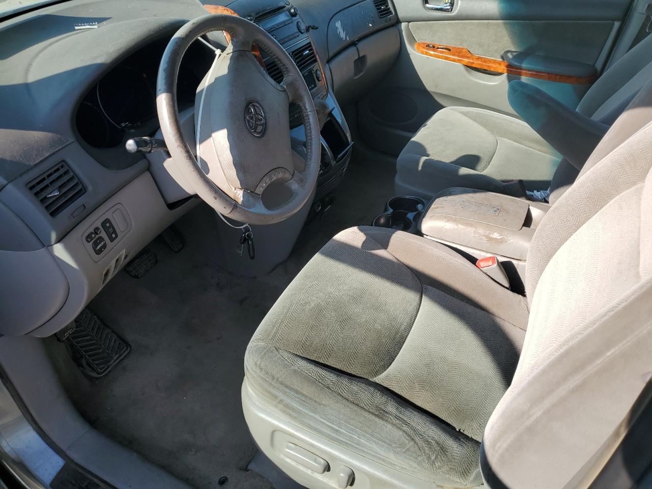 2006 TOYOTA SIENNA