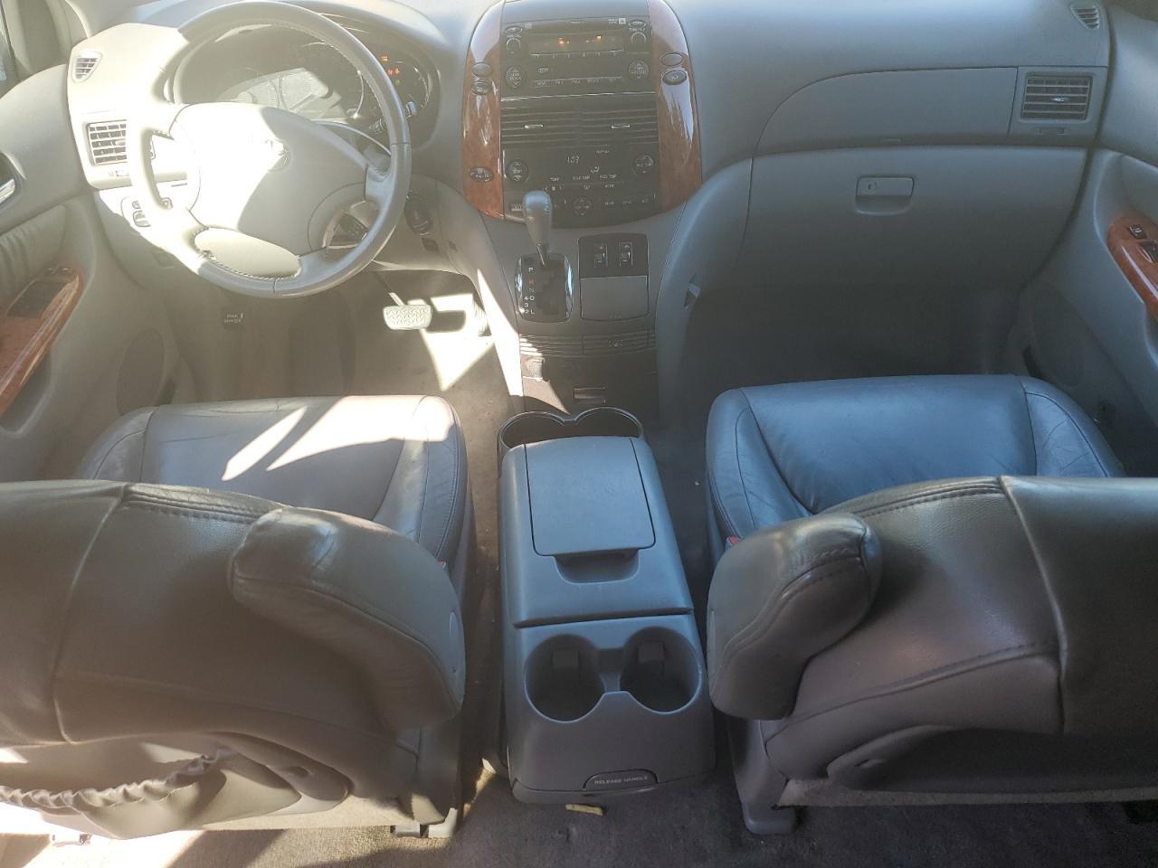 2006 TOYOTA SIENNA