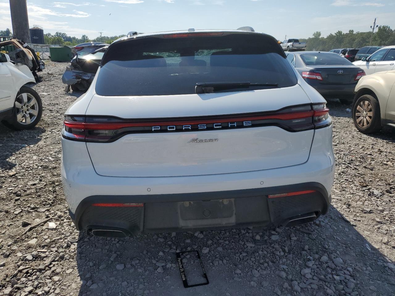 2022 PORSCHE Macan