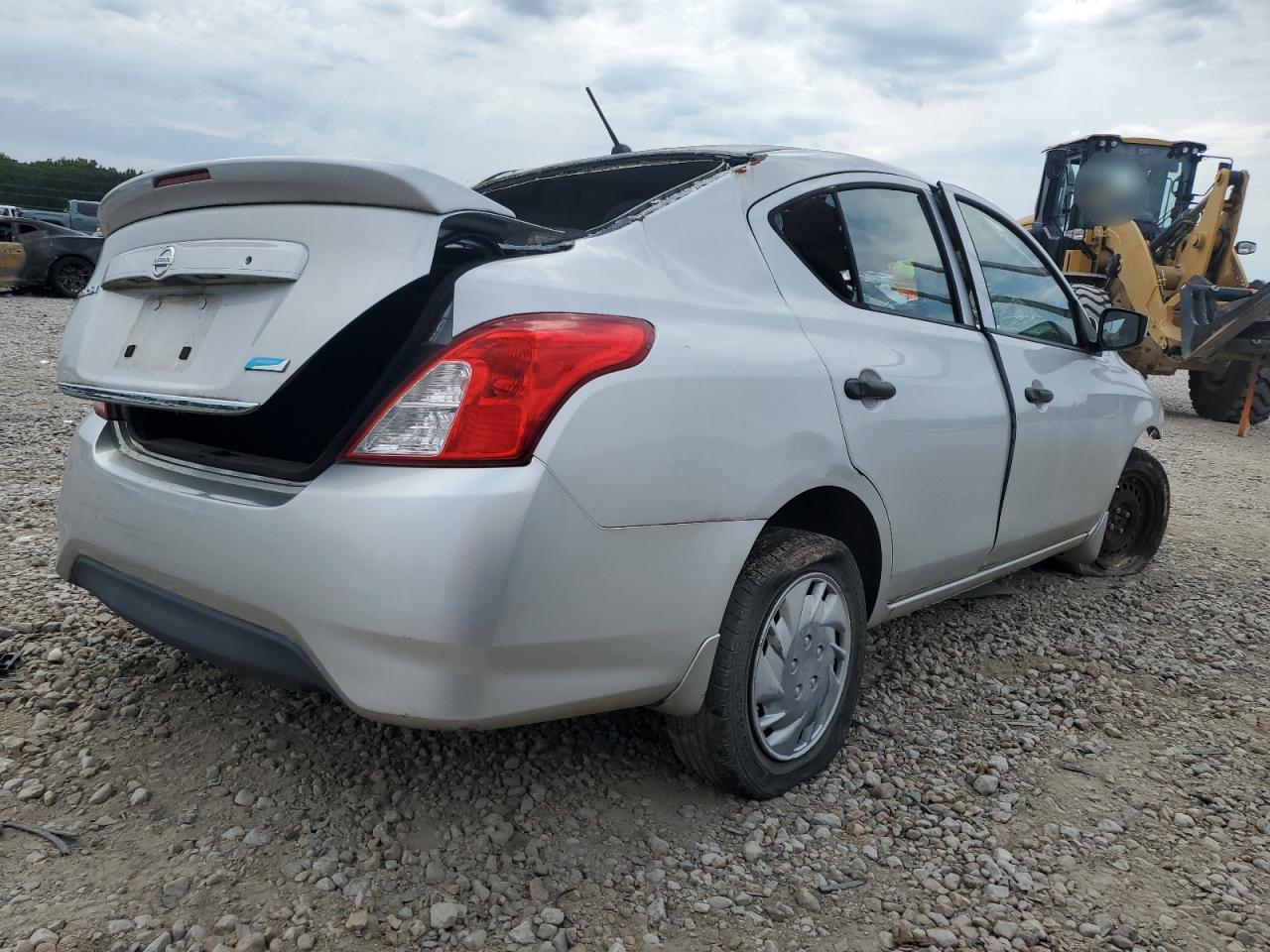 2016 NISSAN VERSA