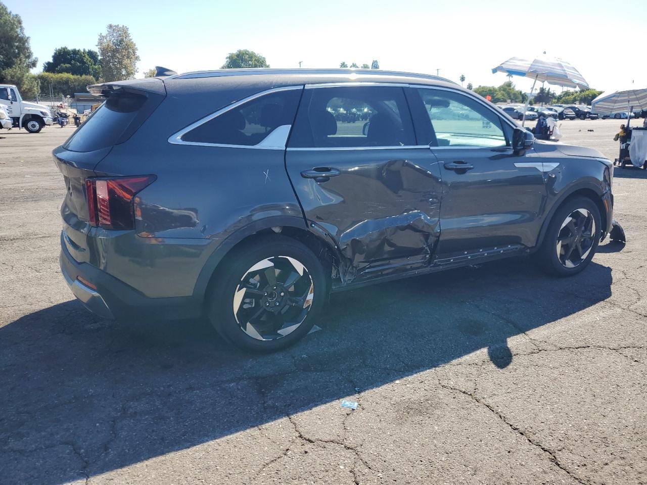 2025 KIA SORENTO