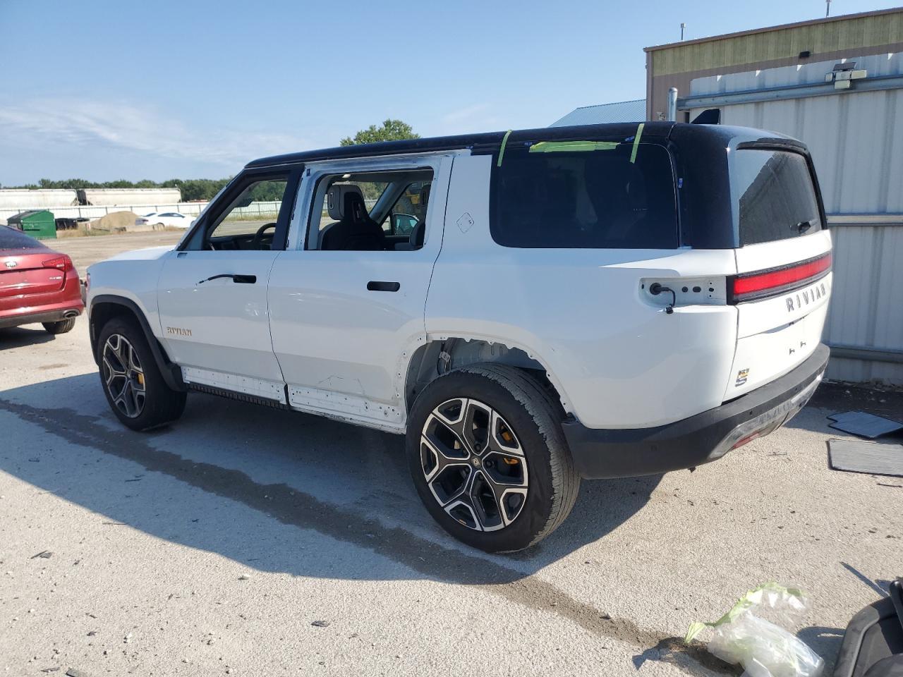 2024 RIVIAN R1s