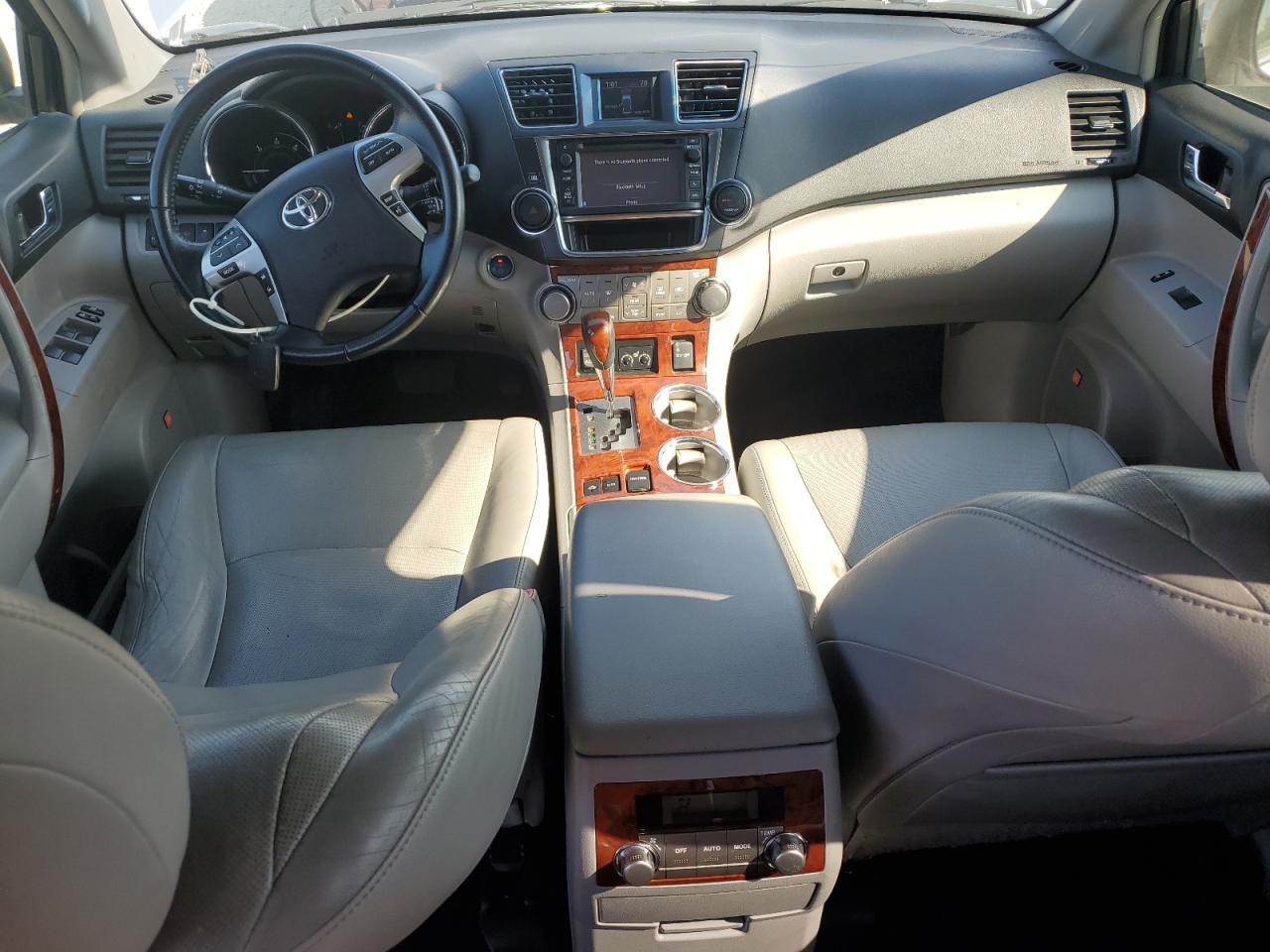 2013 TOYOTA HIGHLANDER