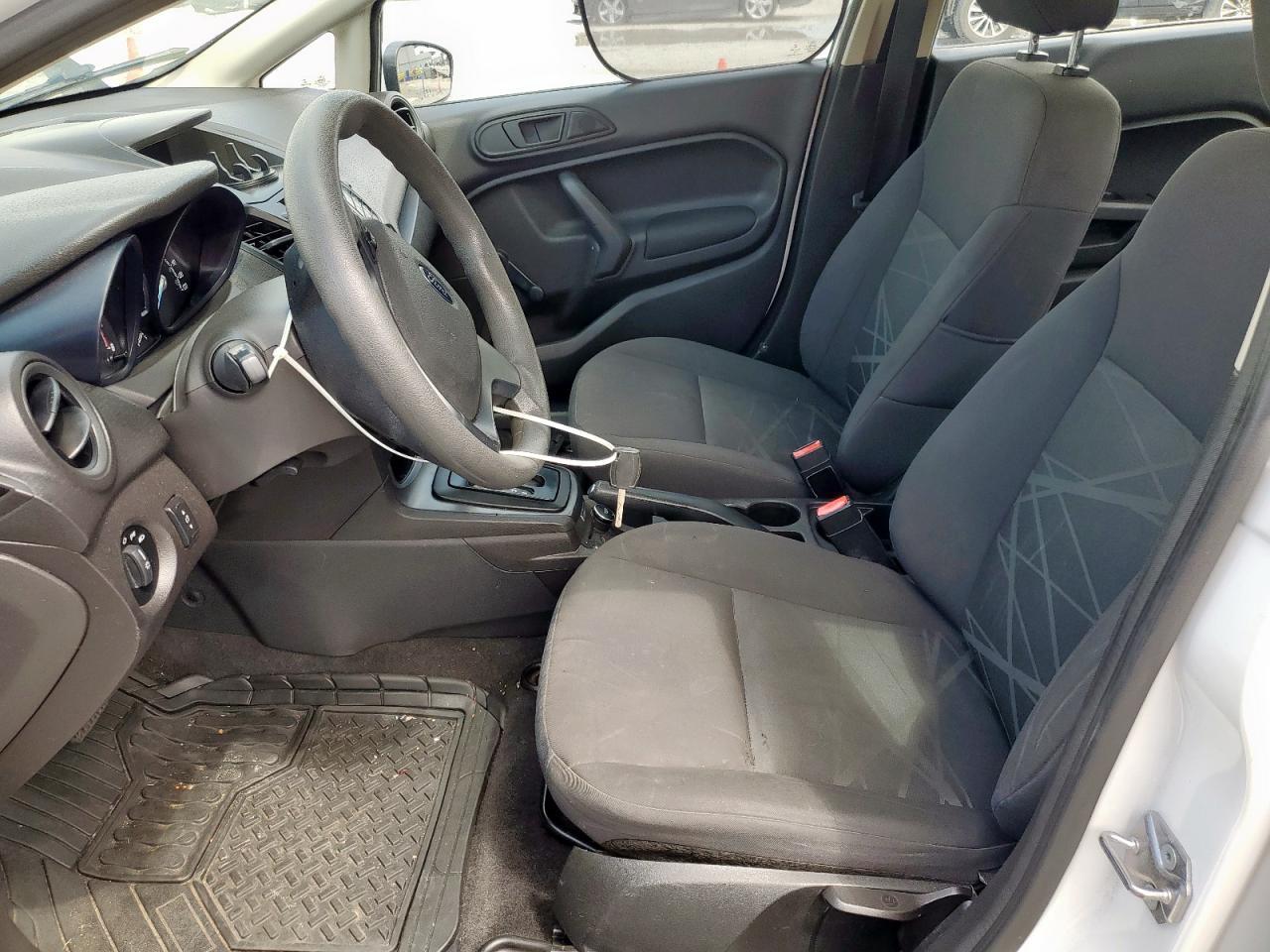 2014 FORD Fiesta