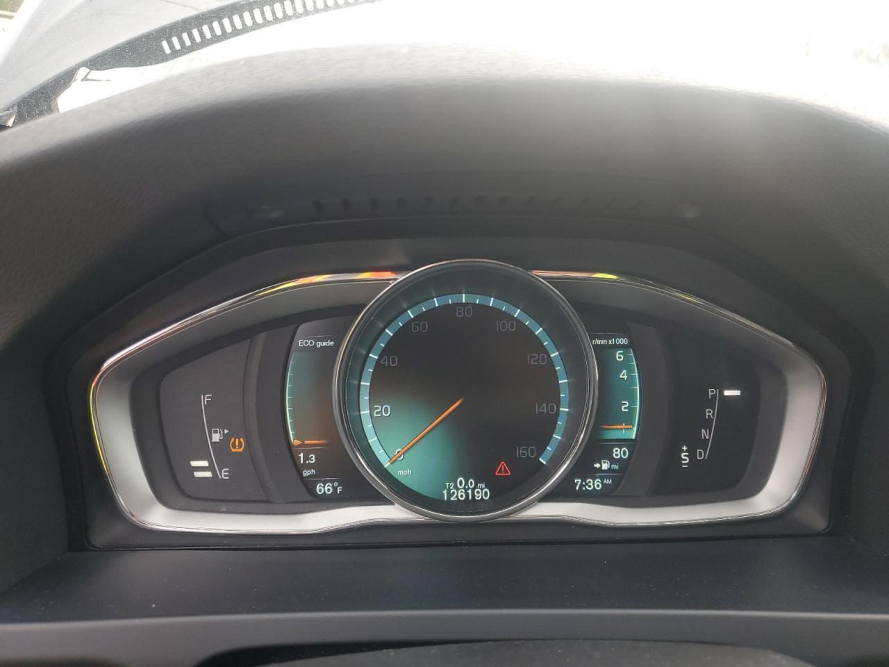 2015 VOLVO V60