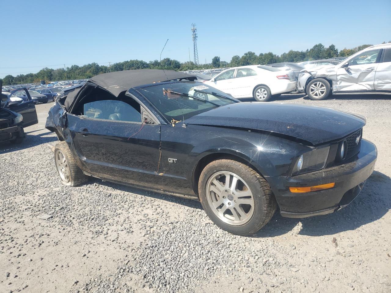 2005 FORD MUSTANG