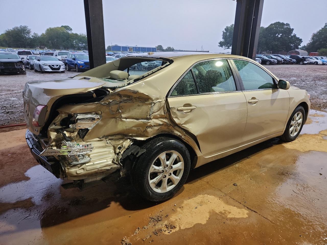 2011 TOYOTA CAMRY