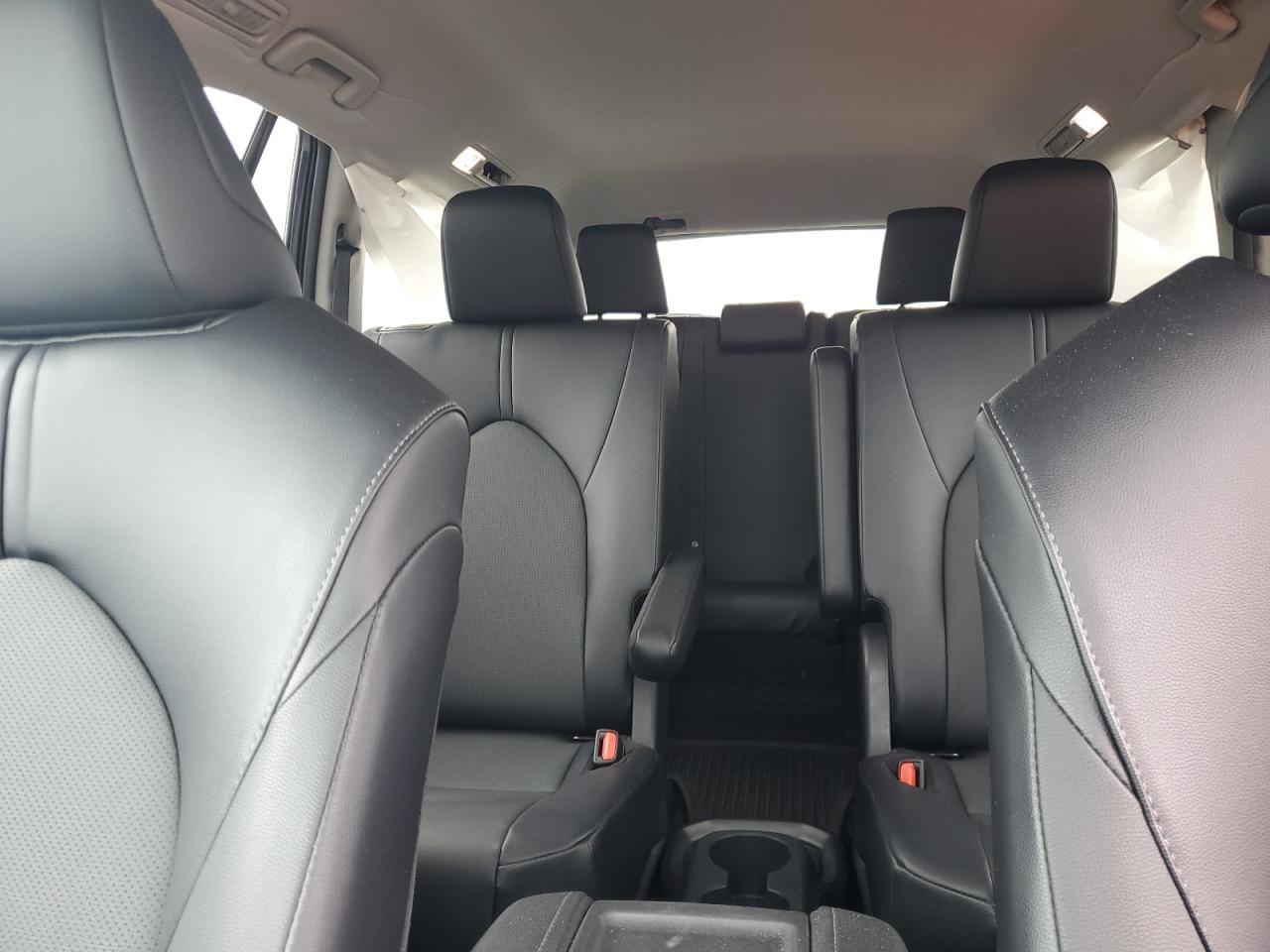 2024 TOYOTA HIGHLANDER