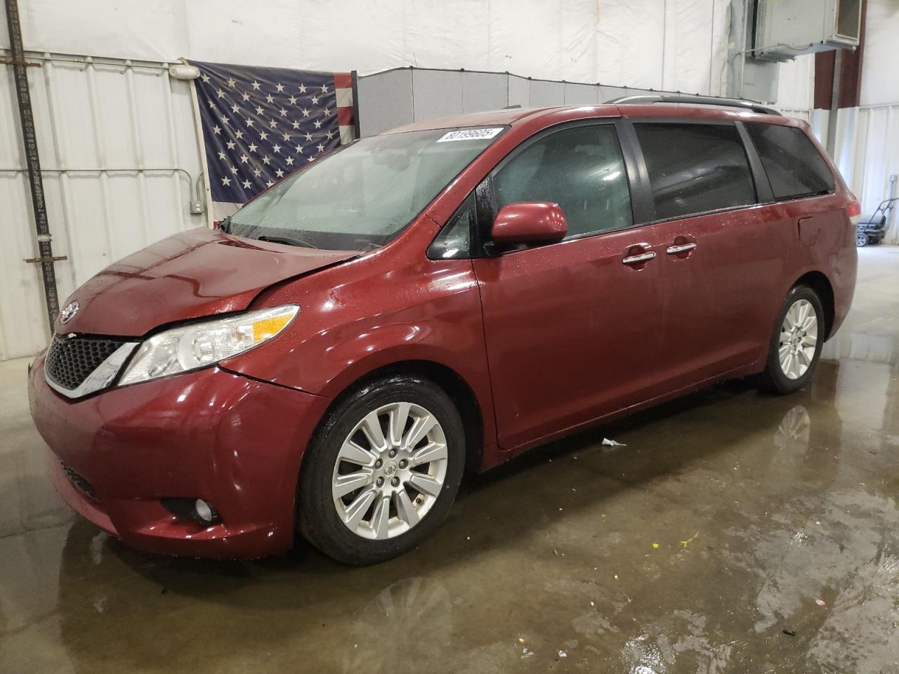2012 TOYOTA SIENNA
