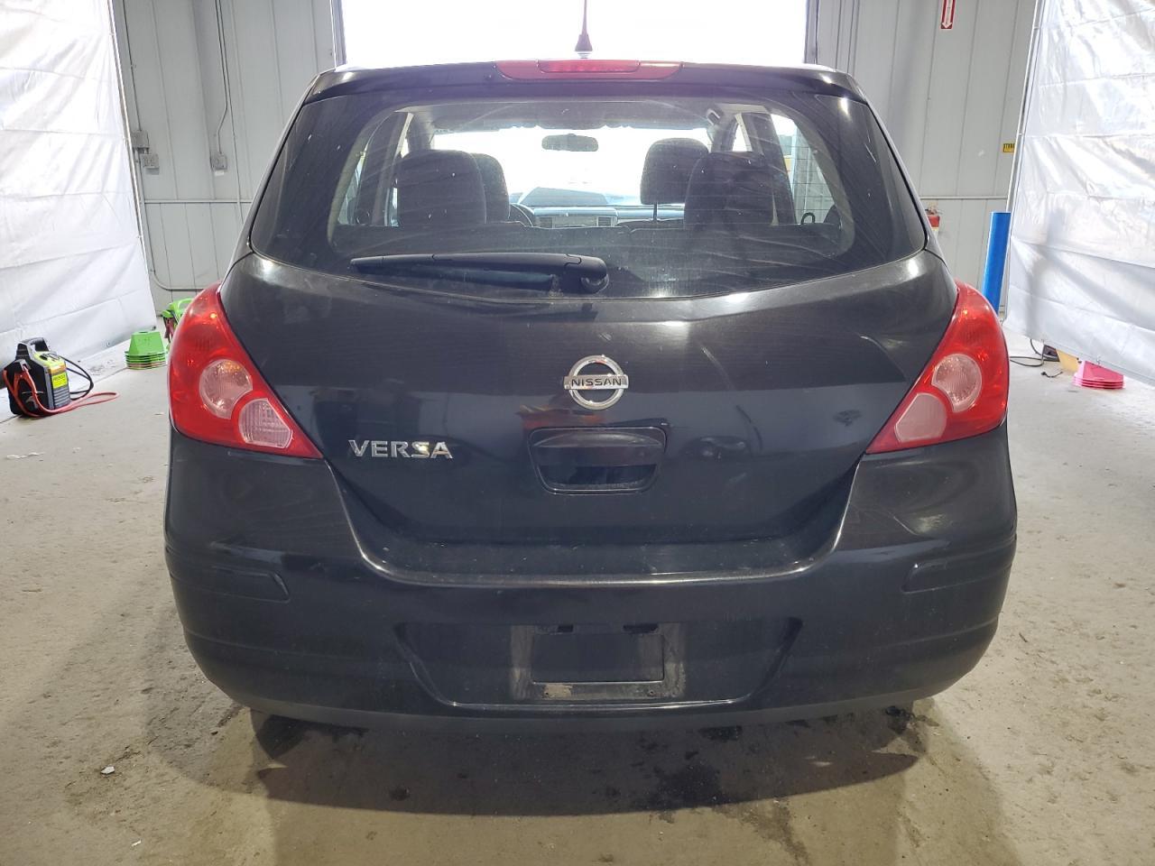 2011 NISSAN VERSA