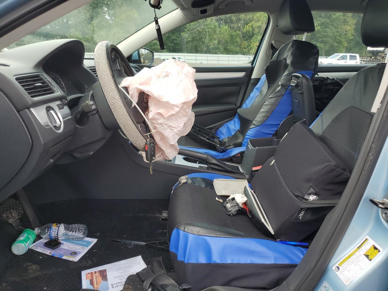 2013 VOLKSWAGEN Passat